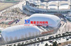 充氣膜結(jié)構(gòu)適用于冰雪館嗎？冰雪館采用充氣膜建造的原因是什么？